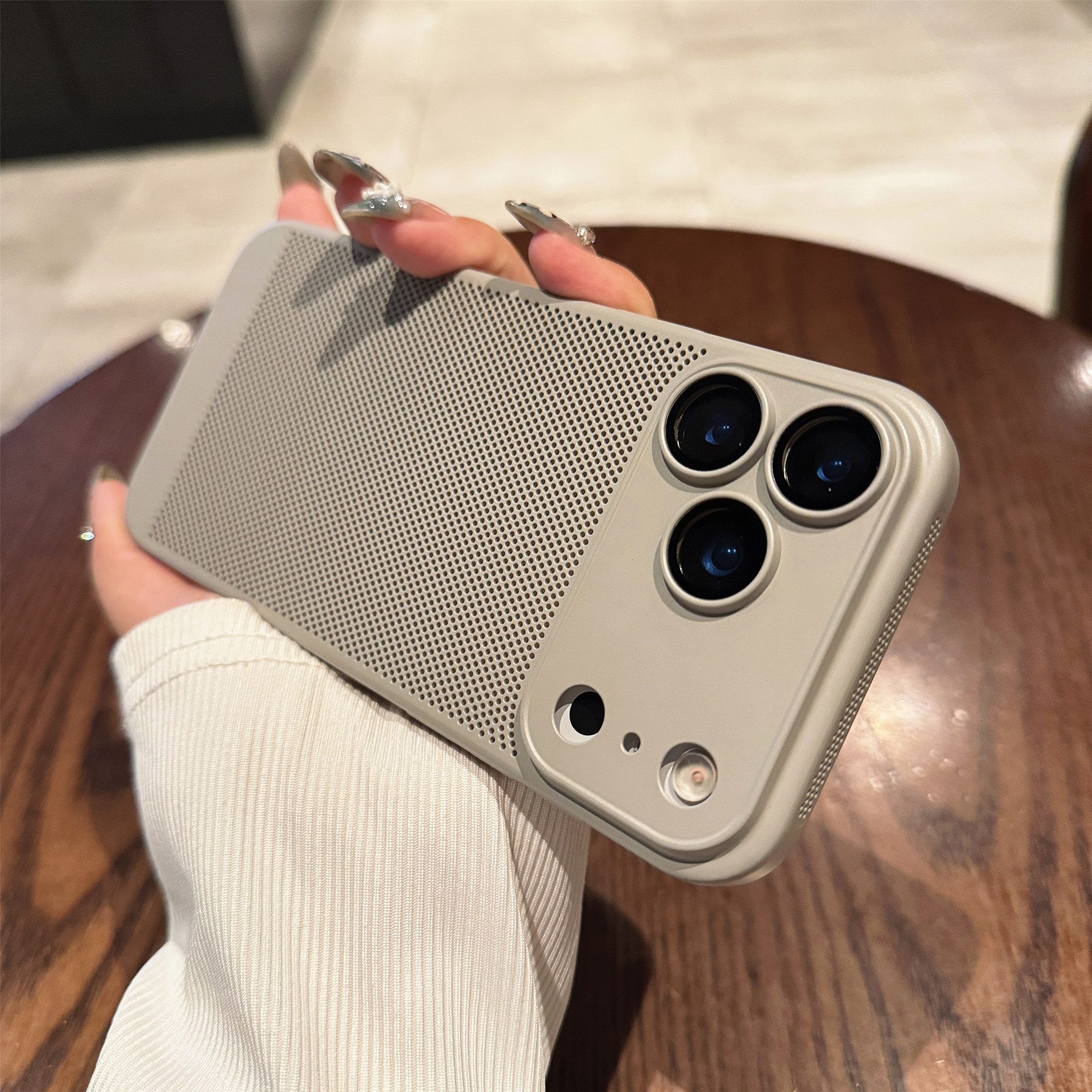 噴油透氣散熱網適用iPhone18promax手機殼蘋果16全包鏡頭膜保護套 1