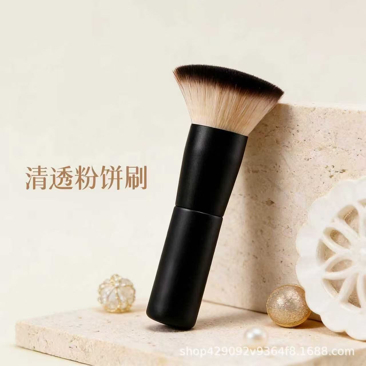 新款小胖墩單支化妝平頭粉餅刷散粉刷超柔軟纖維毛新手底化妝工具